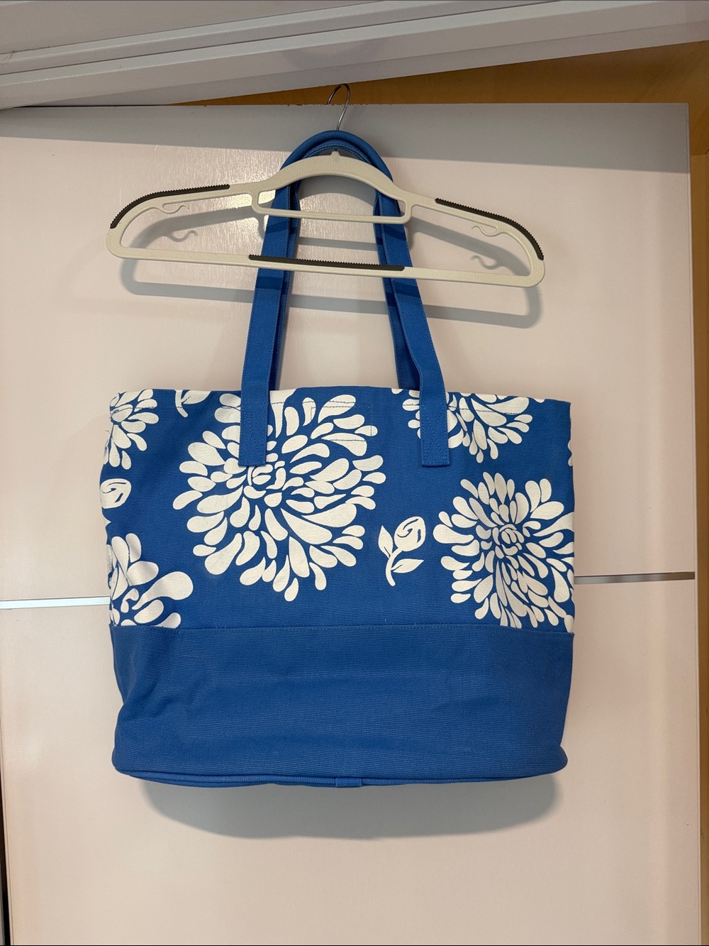 Barnes & Noble Blue Floral Canvas Tote Bag with White Blossom Print Size Large